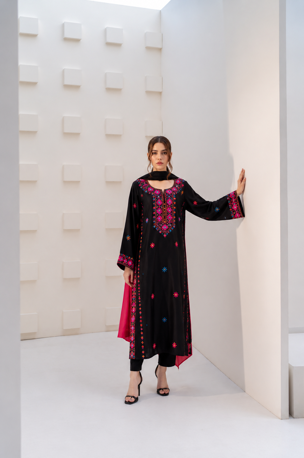 Nyra Long Length  (Stitche 3 PCS)